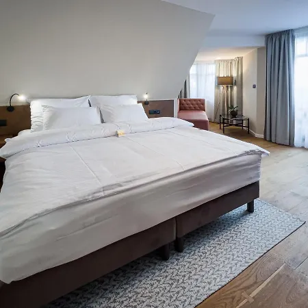 Hotel Aplend Dr Szontagh Est 1876 4*