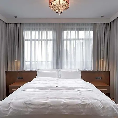 Hotel Aplend Dr Szontagh Est 1876 4*